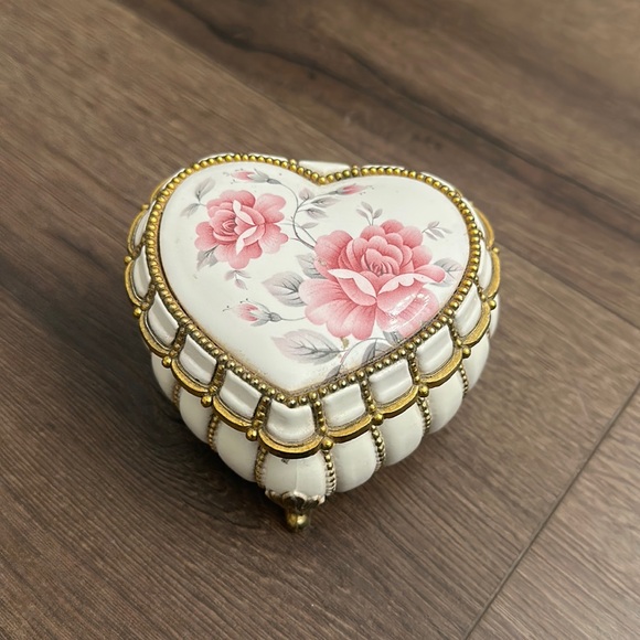 Vintage Heart Shaped Trinket Music Box Made in Japan - Picture 1 of 7